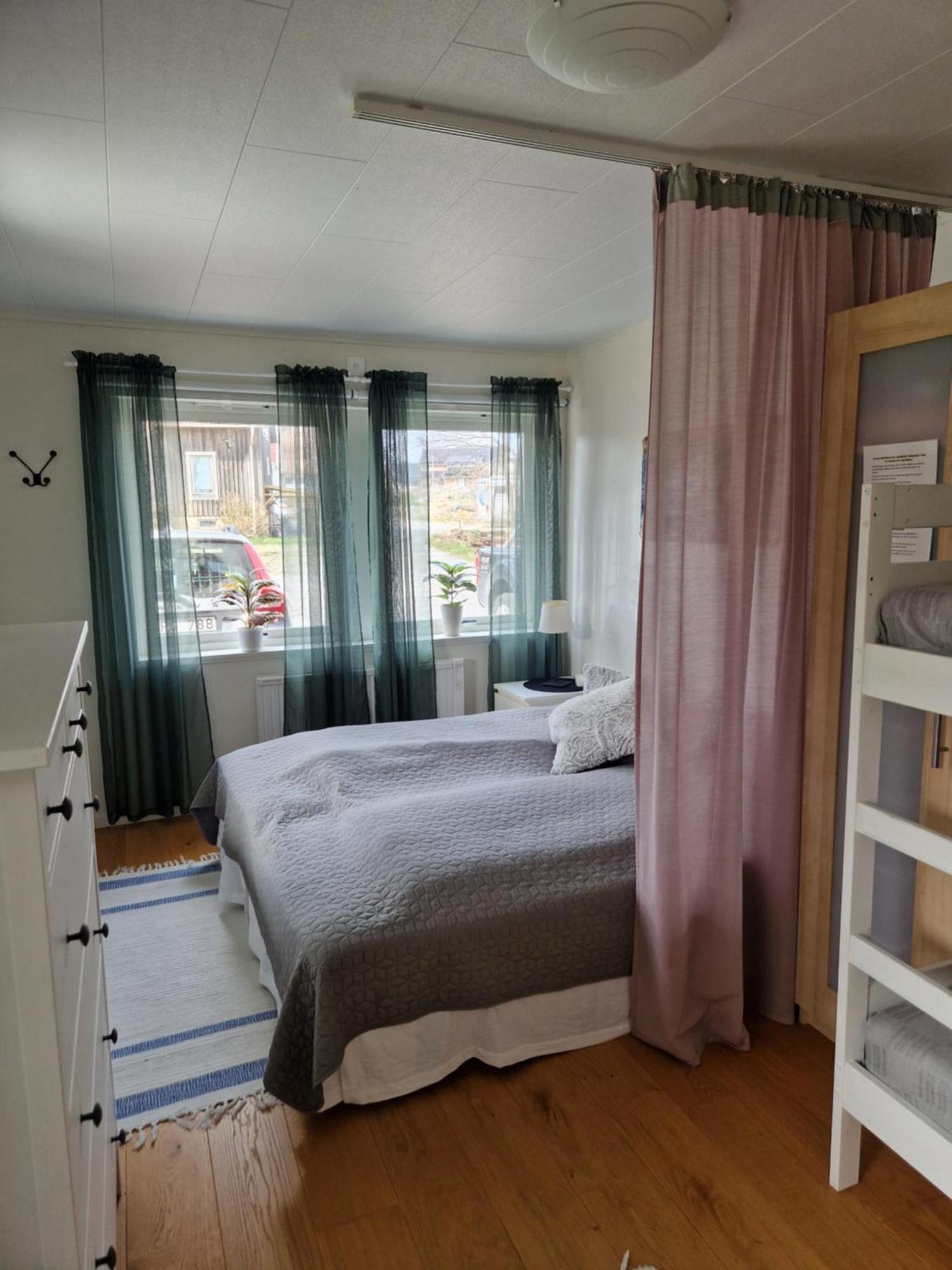 Skaergardsidyll Pa Bjoerkoe Med Gangavstand Till Havet Skarvik Exterior photo